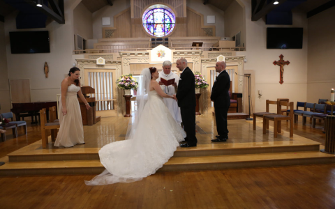 Henry Roth Bridal: Luxury Wedding Gowns & Designer Style
