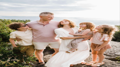 15 Stunning Fall Family Portrait Outfit Ideas + Tips
