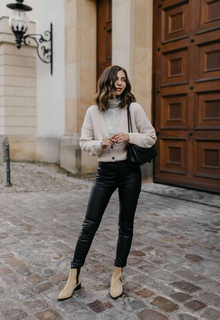 Fall Date Outfits: 15 Romantic Looks He'll Love