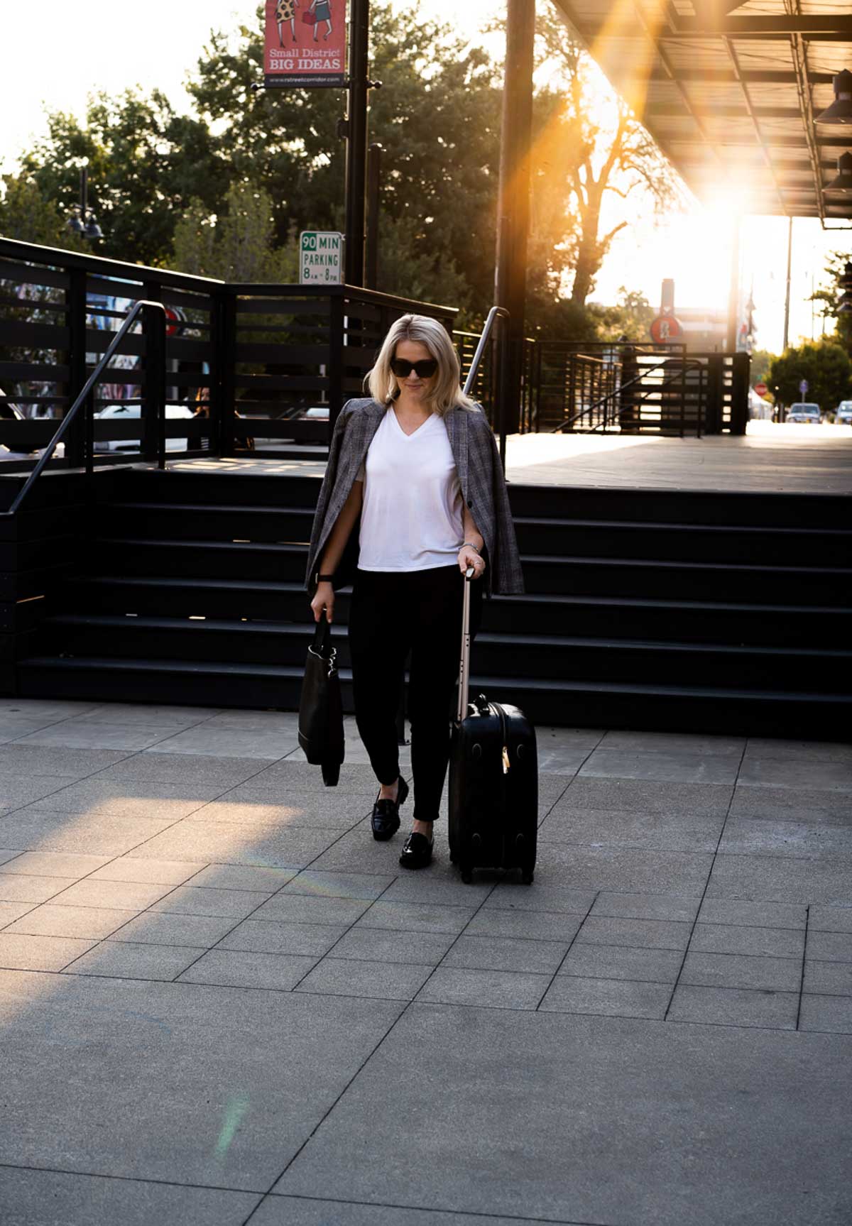 Fall Travel Outfits for Women That Pack Light & Look Chic