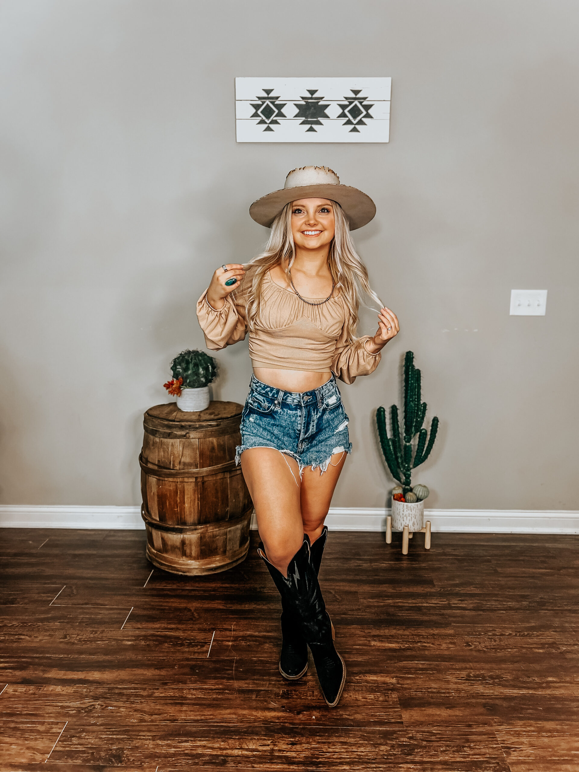 How to Rock a Western Glam Outfit (Style Tips Inside)