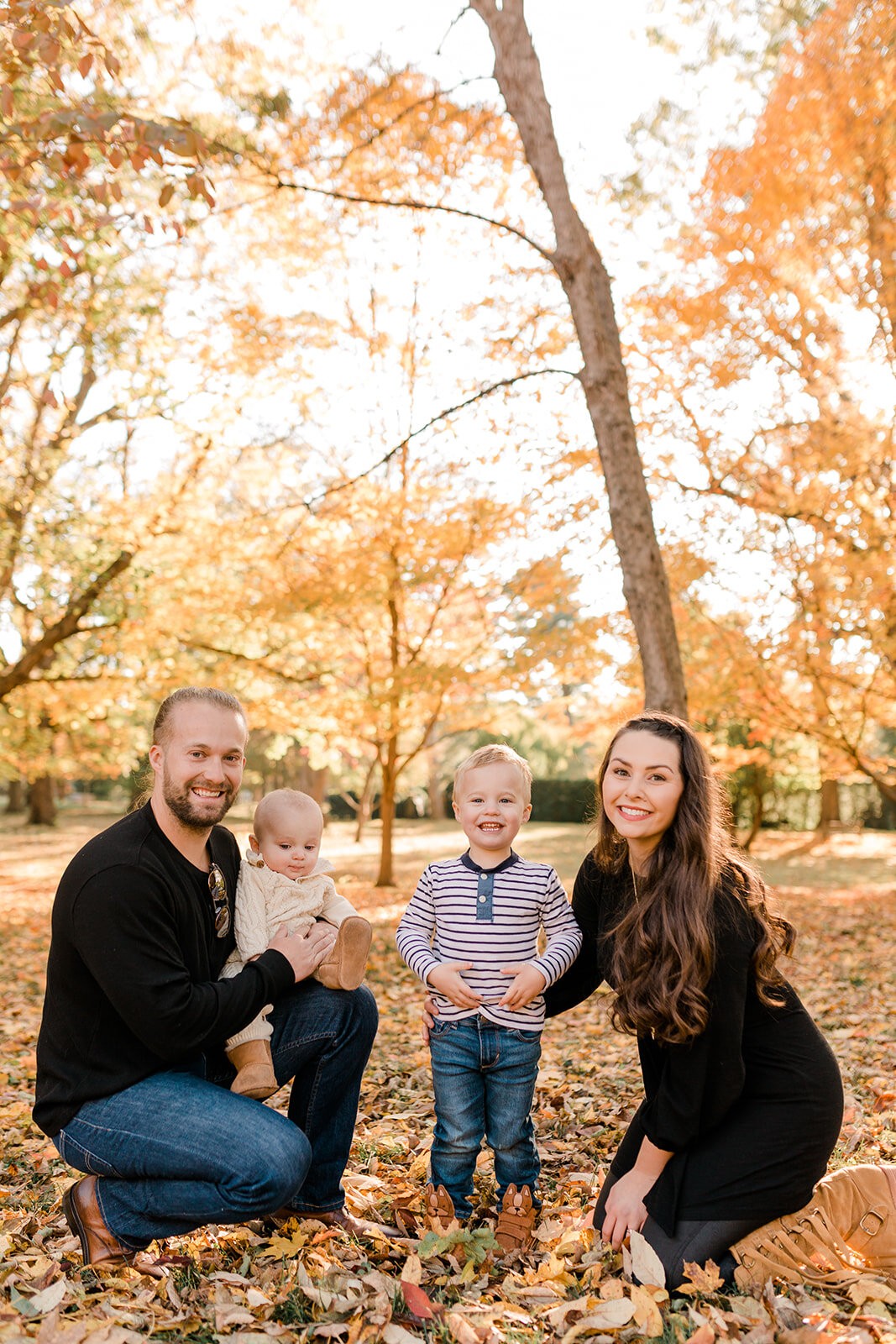 Fall Family Photos Black Outfits: 7 Stunning Ideas