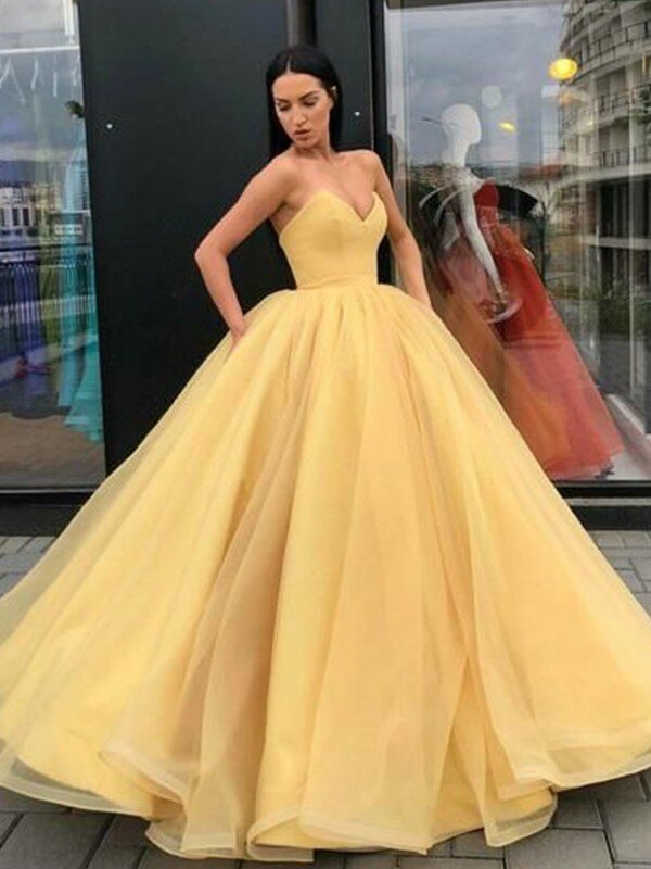 5 Stunning Mag Dresses That'll Make You Look Like a Model