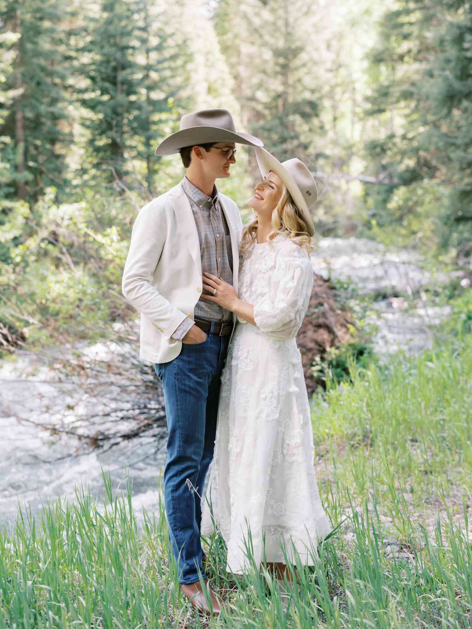 Fall Engagement Photo Outfits for Guys: 10 Stylish Ideas