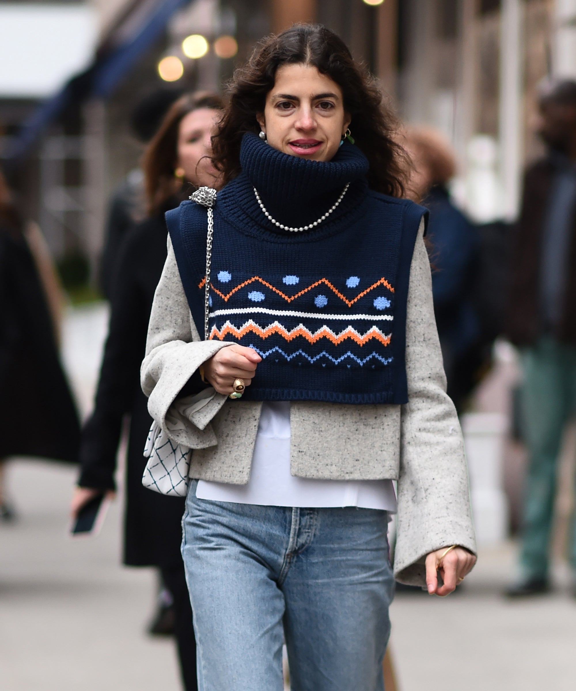 What Is a Dickie Turtleneck? Complete Style Guide 2025