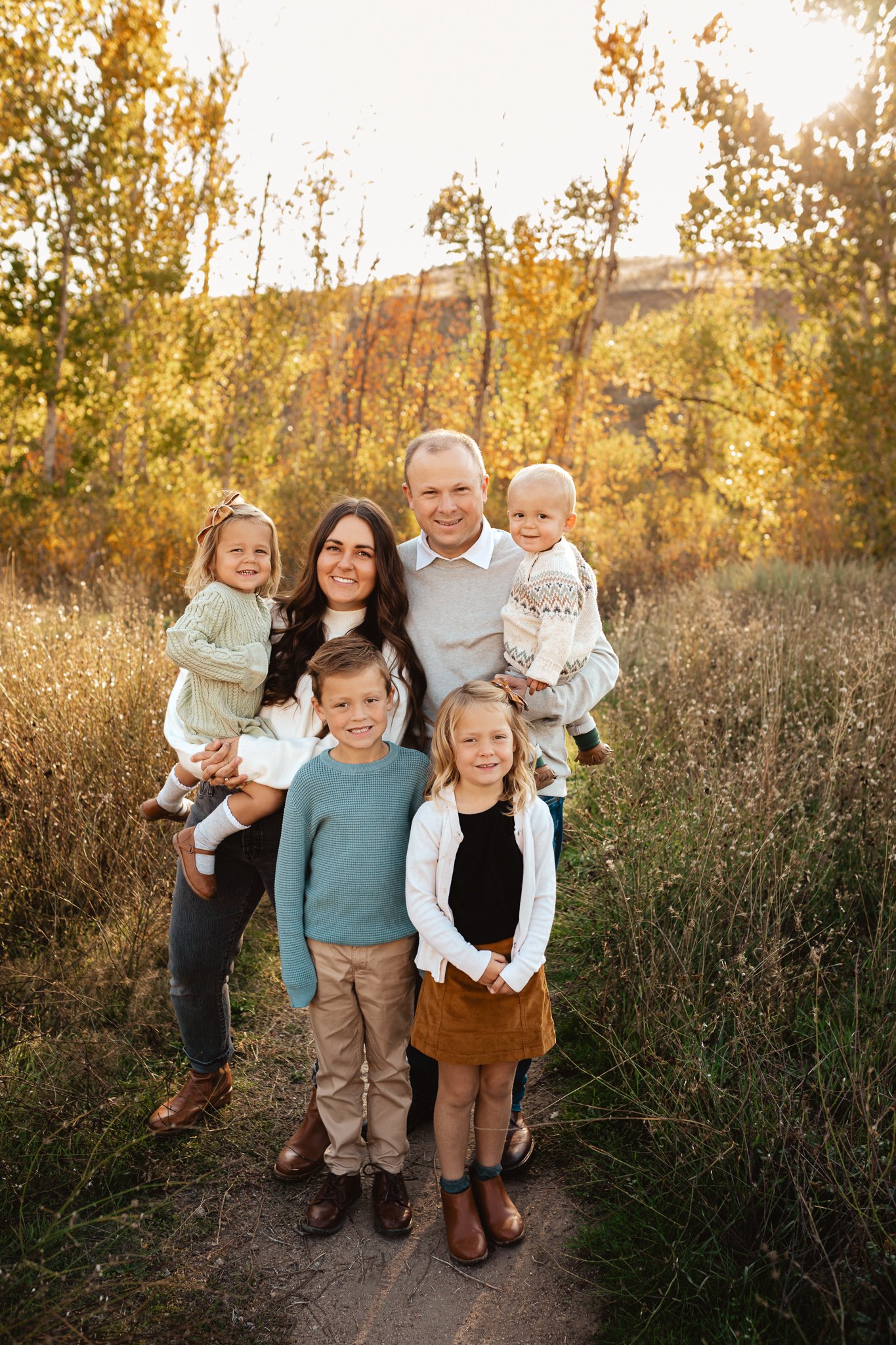 Fall Family Photos Black Outfits: 7 Stunning Ideas
