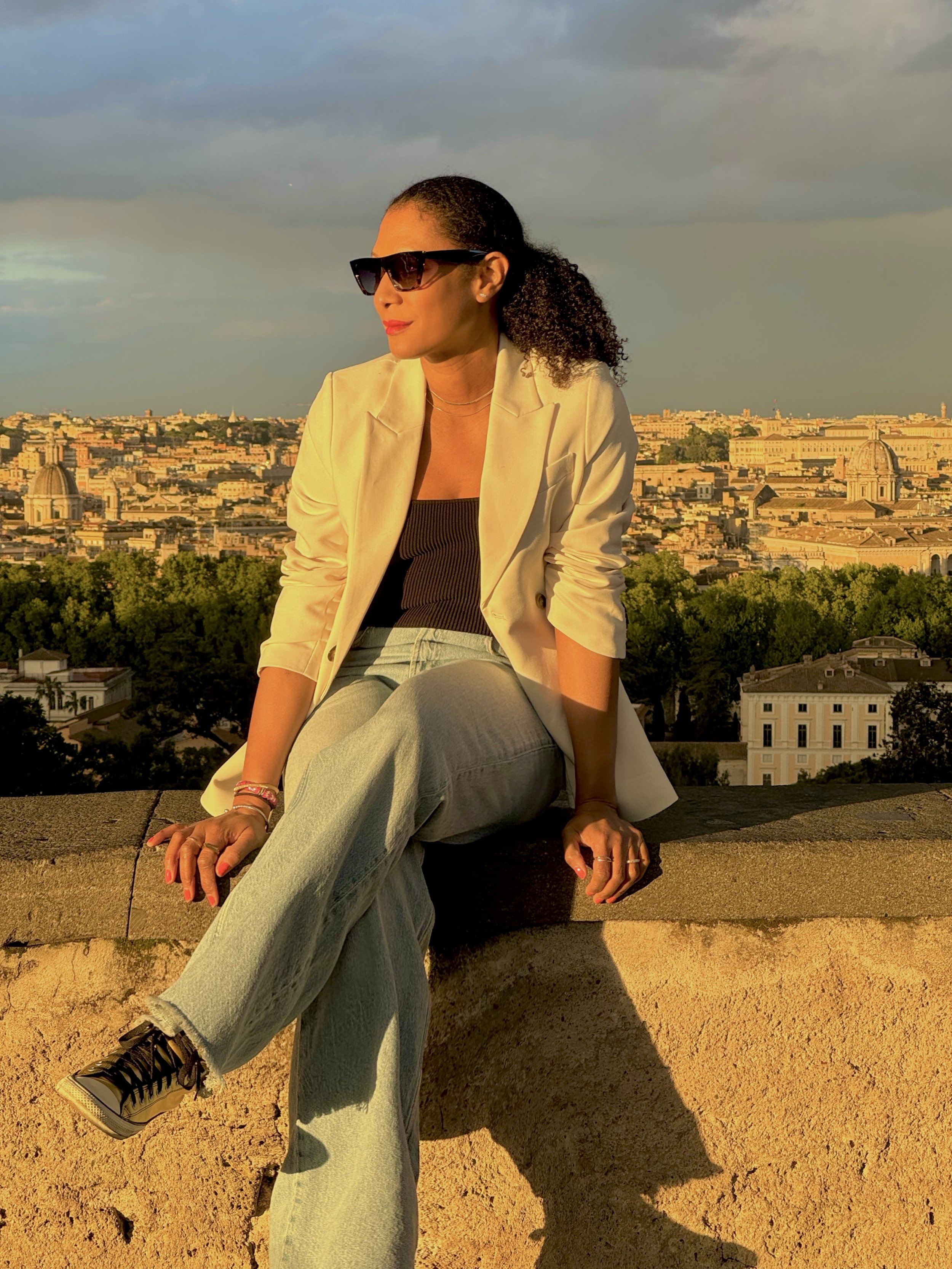 Fall Travel Outfits for Women That Pack Light & Look Chic