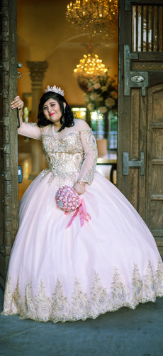 50+ Stunning Quince Picture Poses That'll Make You Shine