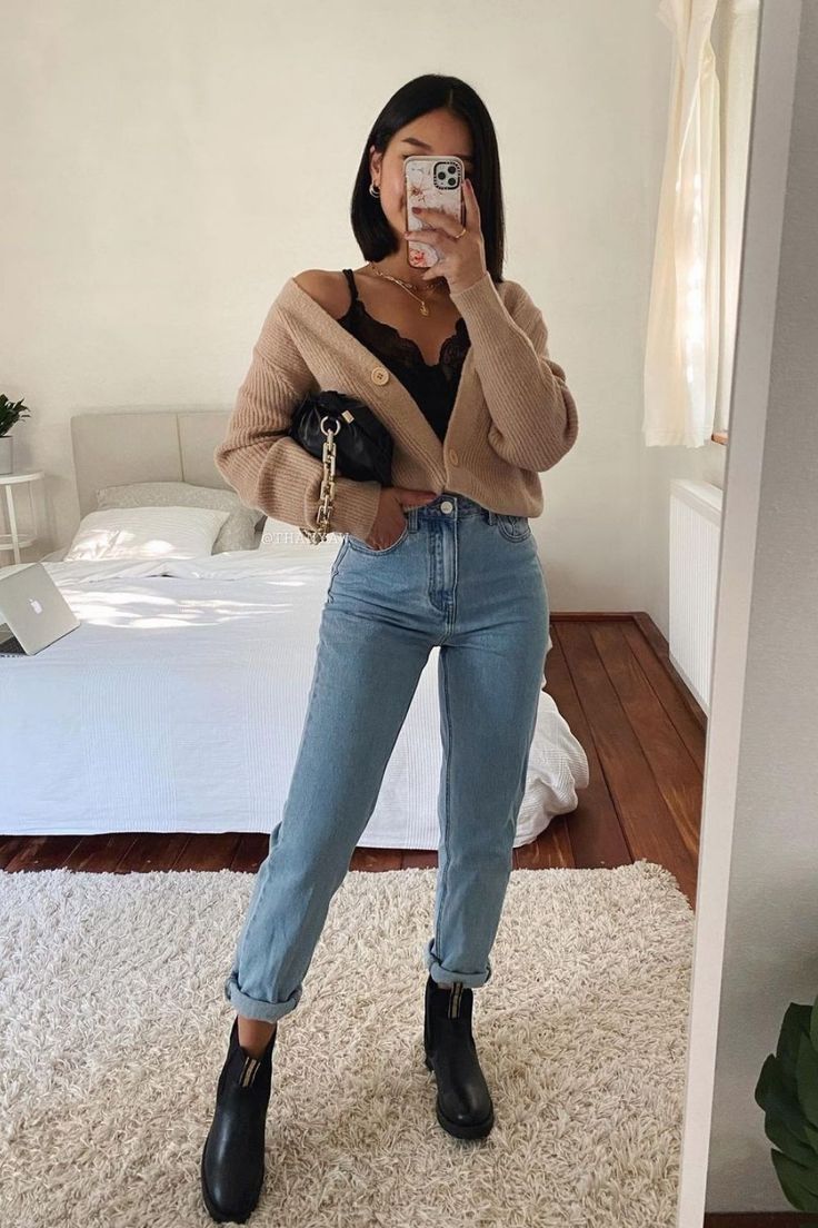 Fall Date Outfits: 15 Romantic Looks He'll Love
