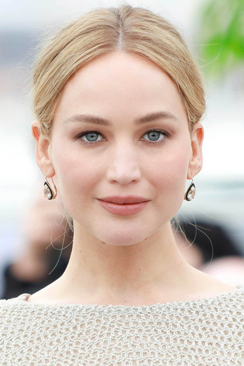 What Face Shape Does Jennifer Lawrence Have? Expert Analysis
