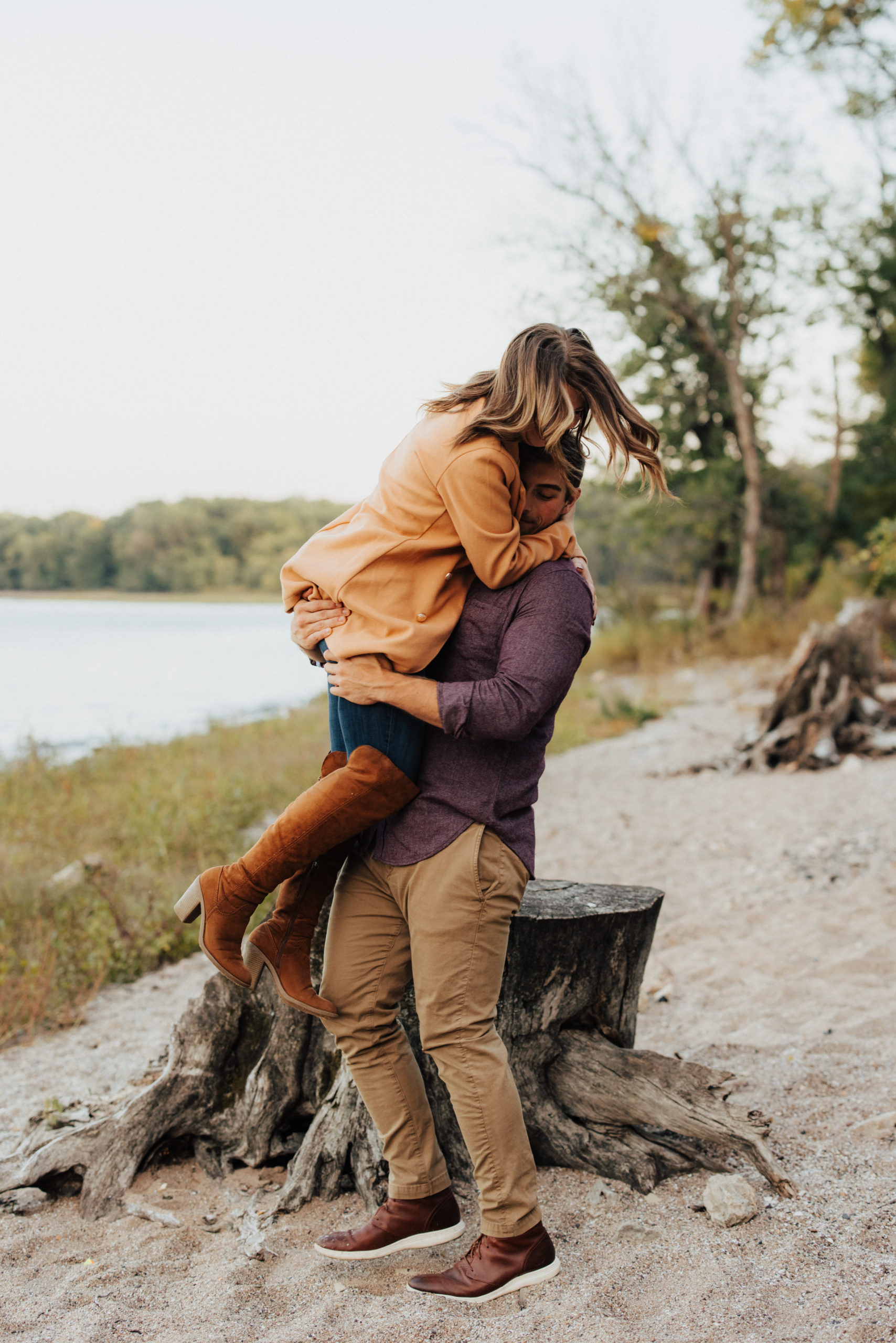 30 Cozy Fall Couple Photoshoot Outfit Ideas That Wow
