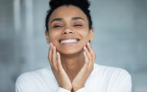 What Is TNS Serum? Benefits, Growth Factors & Skin Renewal