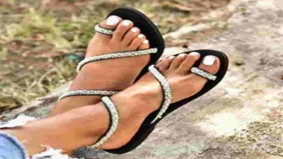 Flat Strappy Sandals: Stylish Picks for Every Summer Look