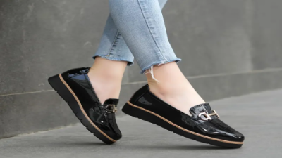Top Me Too Women's Shoes with Stylish Flats & Comfortable Loafers