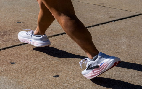 Brooks Ghost 13 vs 15: Which Running Shoe Wins in 2025?
