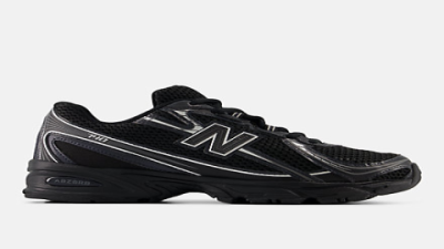 Get Your Black New Balance 725 – Limited Stock Available!