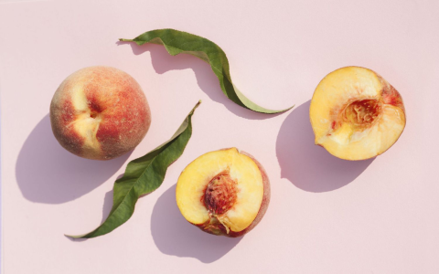 How Many Calories in a White Nectarine? Find Out Now!