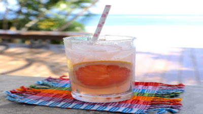 Low Calorie Drinks at All Inclusive Resorts: Best Poolside Cocktails & Healthy Choices