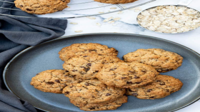 Soft Oatmeal Raisin Cookies with Applesauce – Easy & Healthy!