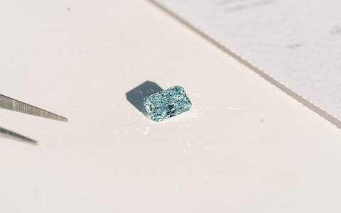 Jewellery Review: Discover Unique Gemstone Trends & Craftsmanship
