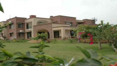 Aura House Reviews: Honest Guest Experiences & Booking Tips