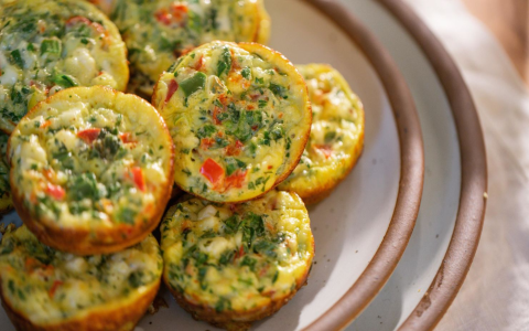 Veggie Loaded Breakfast Frittata Cups: Quick & Healthy Bites