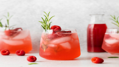 How to Make the Perfect Gin and Elderflower Liqueur Cocktail