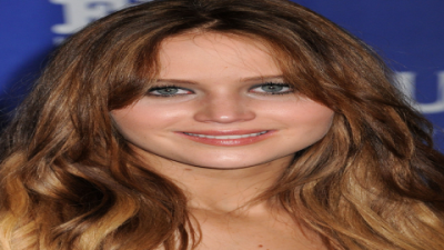 Jennifer Lawrence Face Shape Revealed + Styling Tips