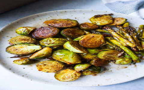 Brussel Sprouts with Pearl Onions & Roasted Garlic, Fresh Thyme Recipe