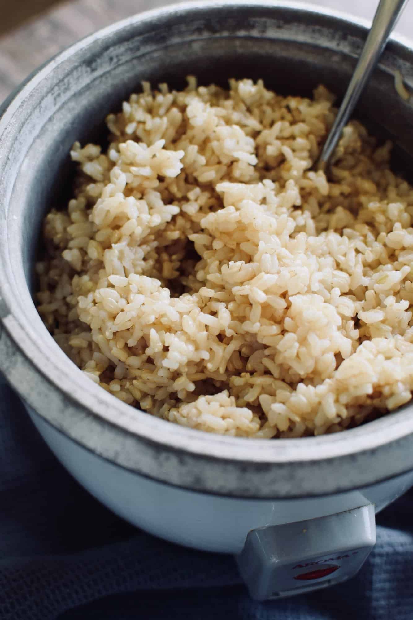 How long does brown rice take in rice cooker? Guide for perfect results