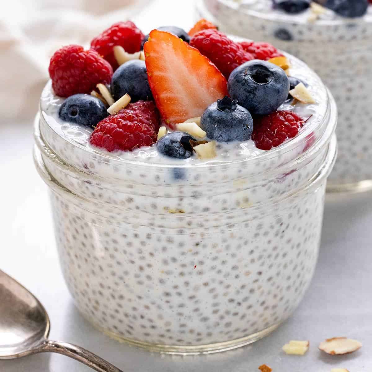 How to Eat Chia Seeds with Yogurt for Healthy Breakfast Ideas