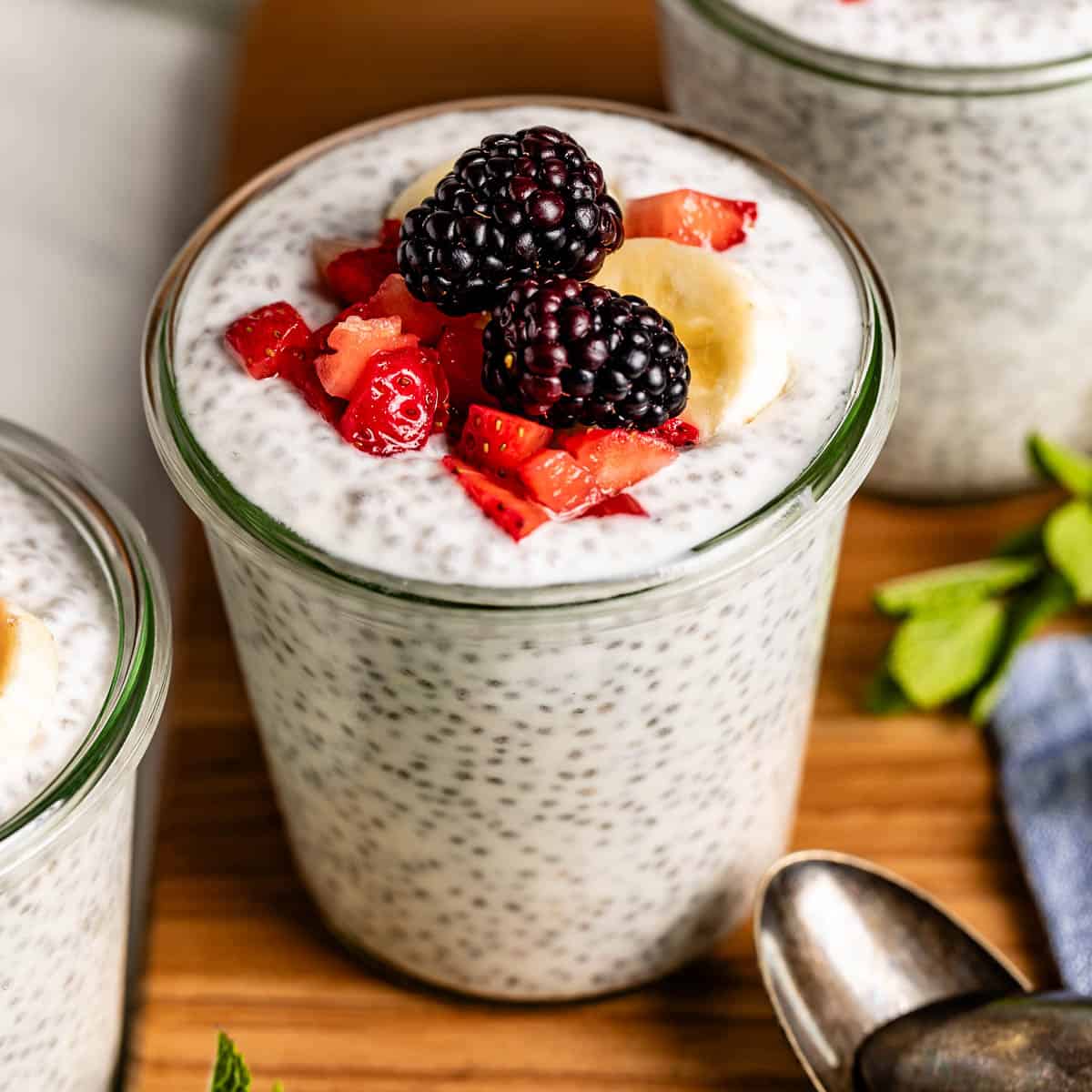 How to Eat Chia Seeds with Yogurt for Healthy Breakfast Ideas
