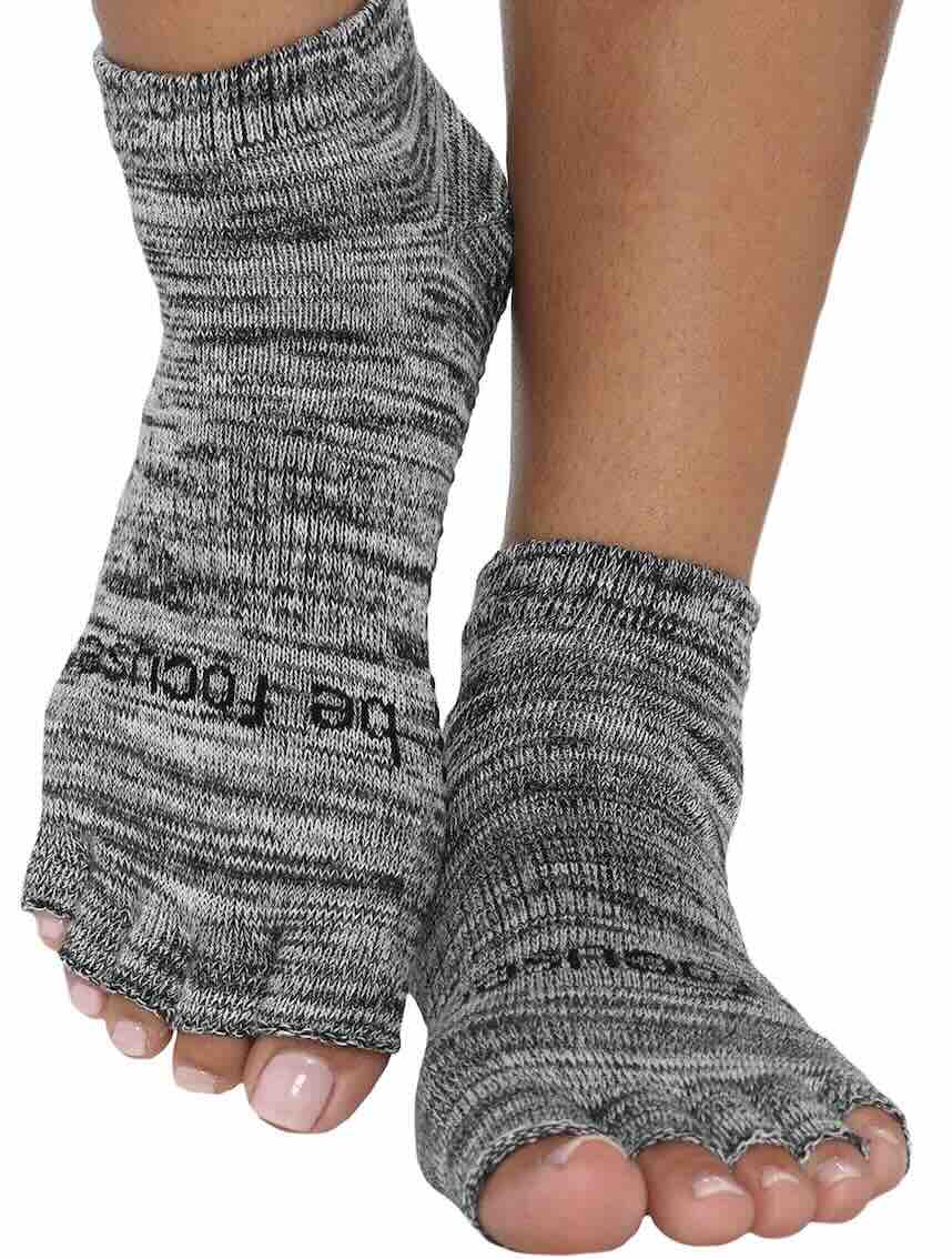 Best Gripper Socks Pilates Fans Swear By in 2025: The Ultimate Buyer’s Guide
