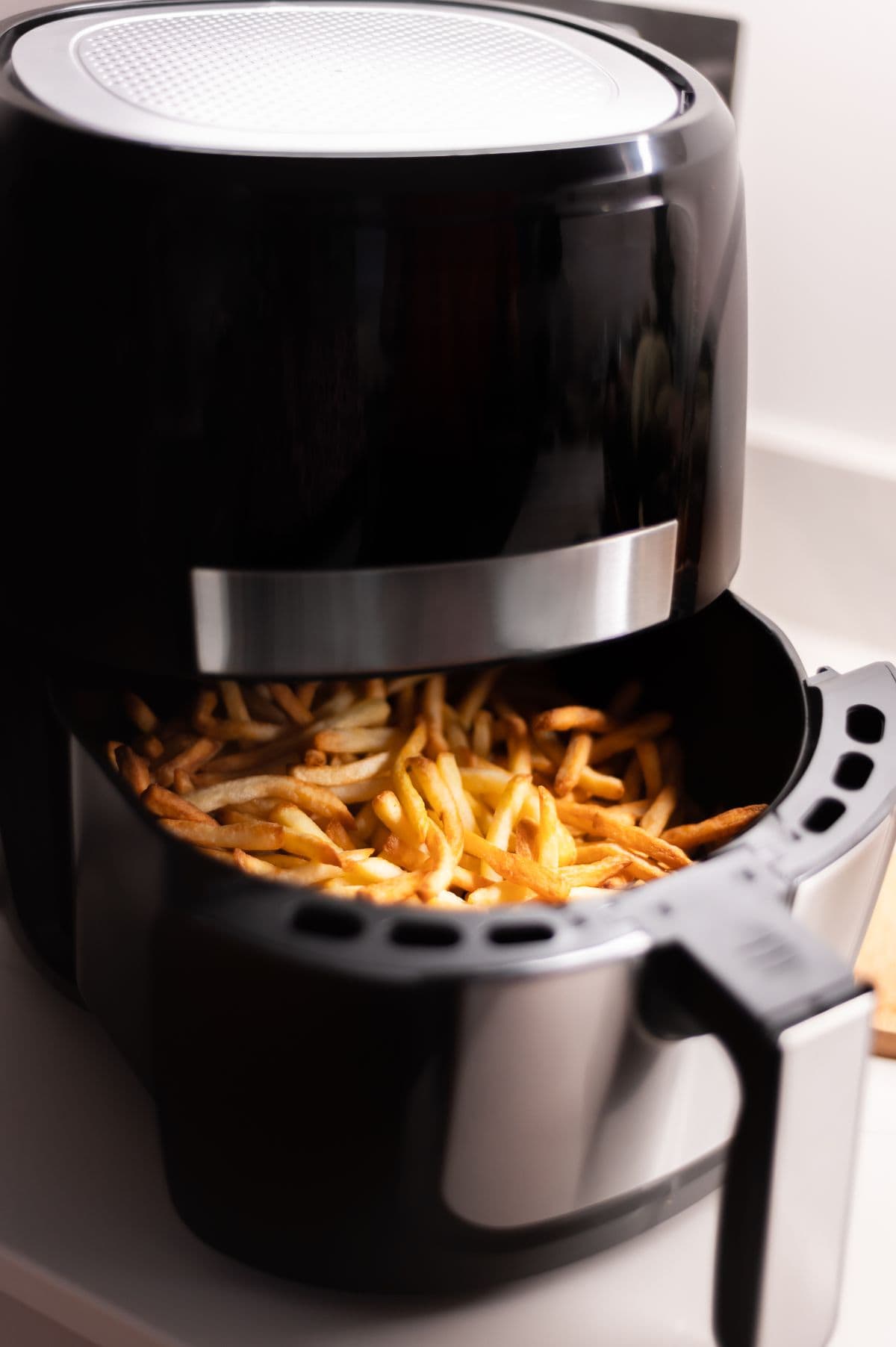 Why Did My Air Fryer Stopped Working? Troubleshoot Power & Heating Issues