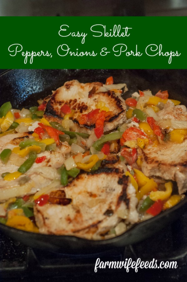 Juicy Pork Chops with Peppers and Onions – Ready in 30 Mins