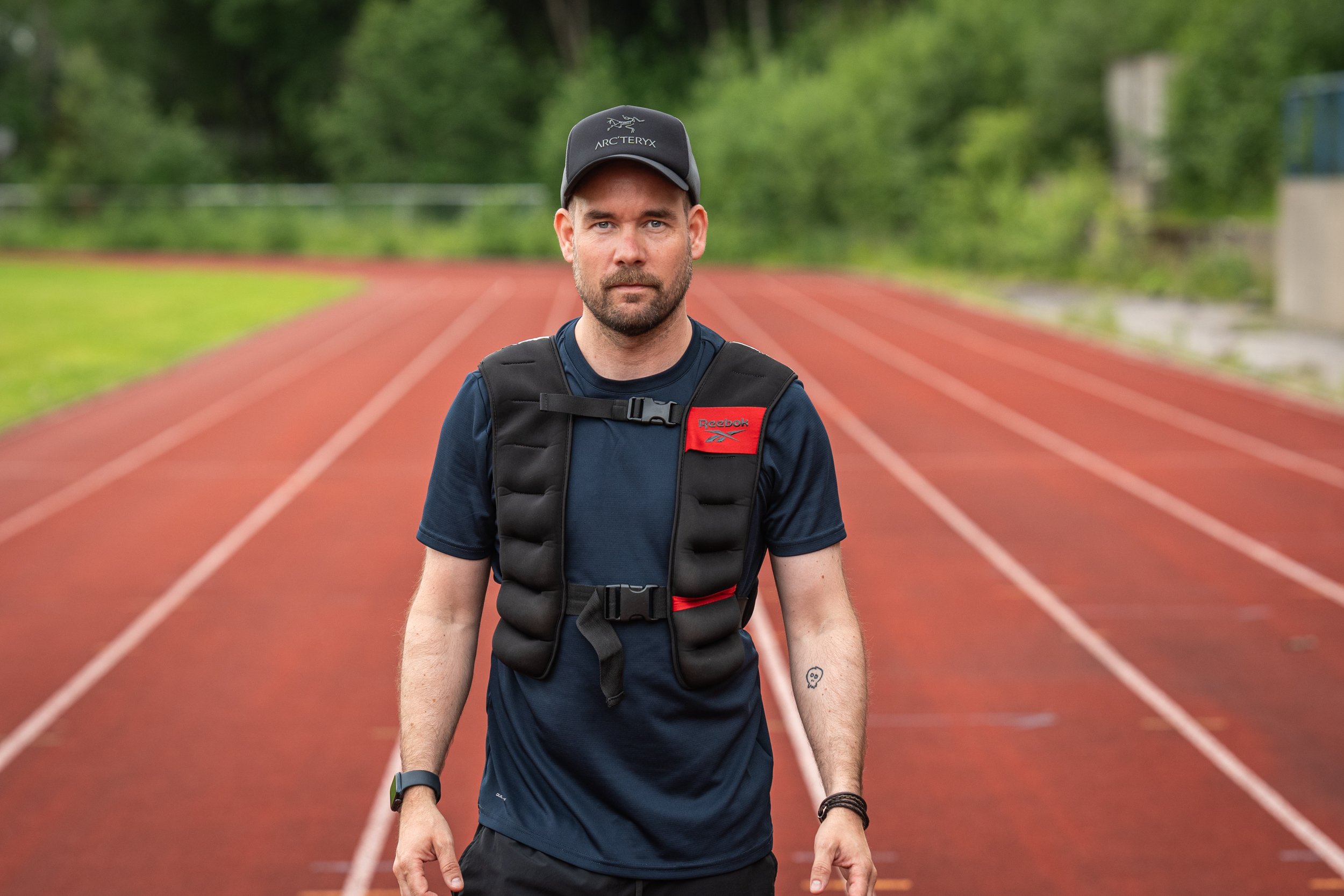 Weighted Vest Squats: Boost Strength & Build Muscle Fast