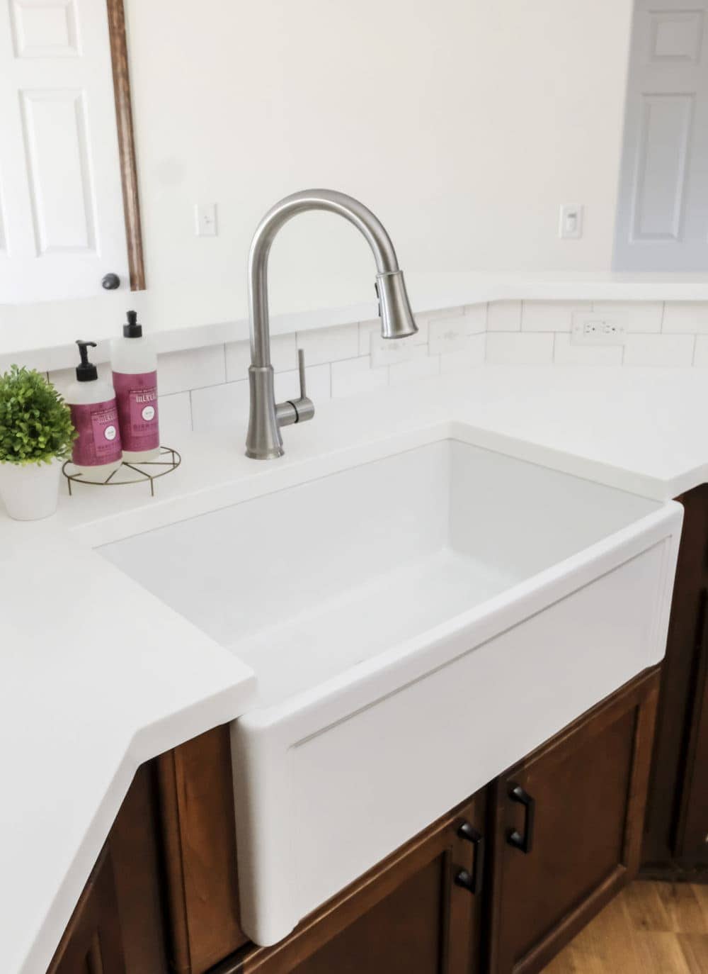 Top Fireclay Farmhouse Sink Reviews – Durable & Stylish!