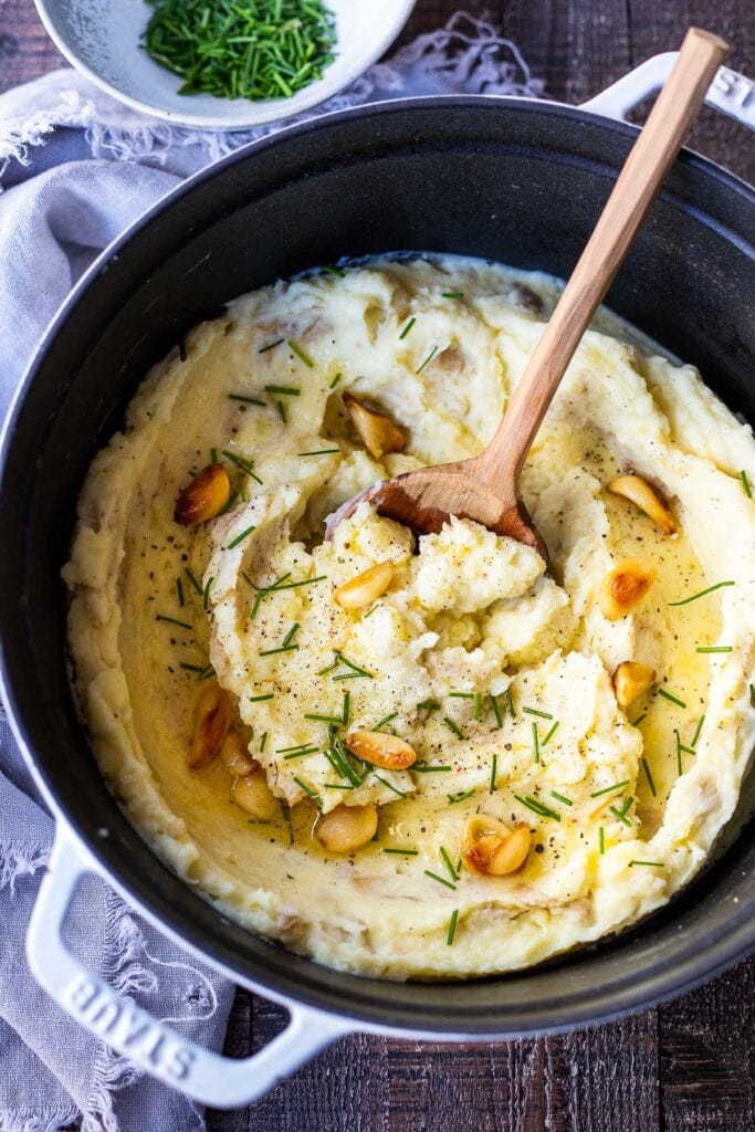 Garlic Horseradish Mashed Potatoes: Creamy & Flavor-Packed