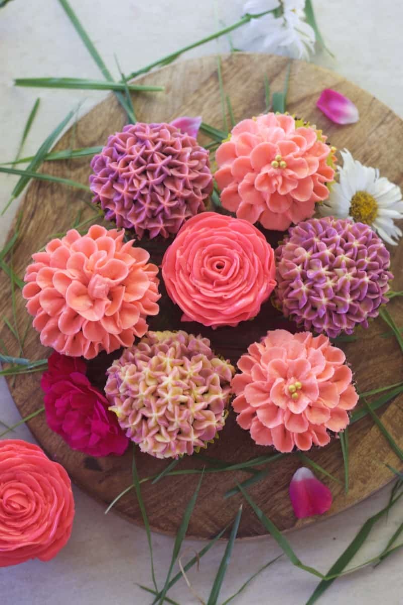 How to Make a Flower on a Cupcake: Easy Step-by-Step Guide