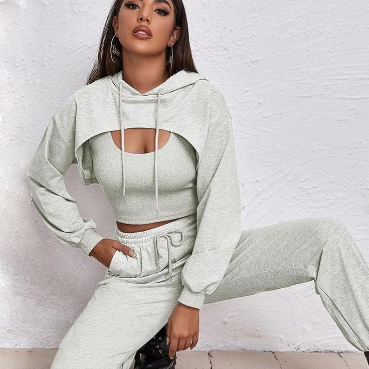 Super Cropped Hoodie: Trendy Styles to Rock in 2025