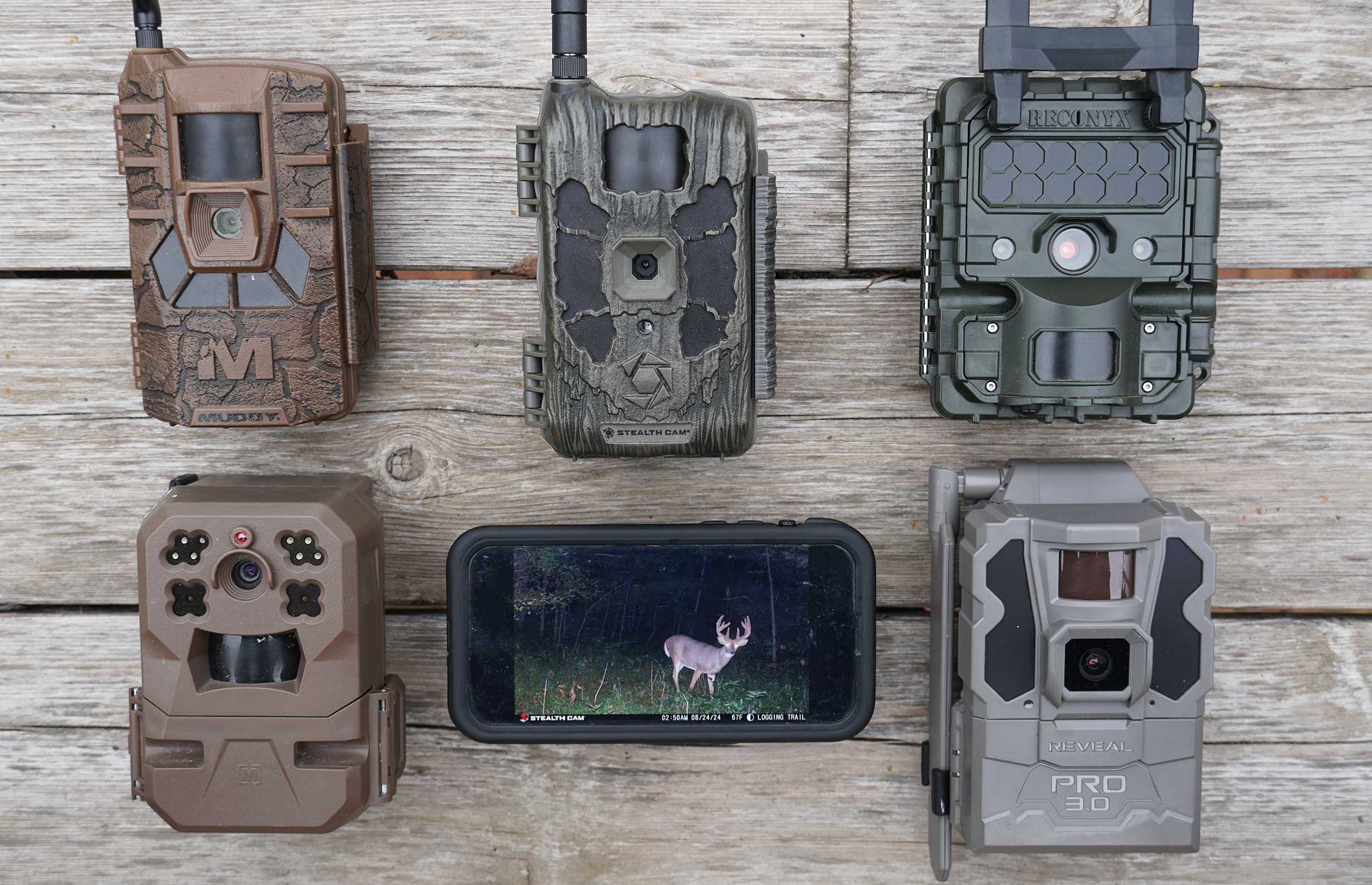Review Game Cameras: Top Picks for 2025 Hunting Season