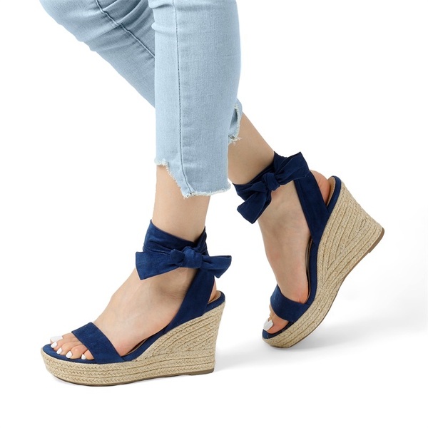 The Ultimate Guide to Navy Designer Sandals: Stylish & Comfortable Picks