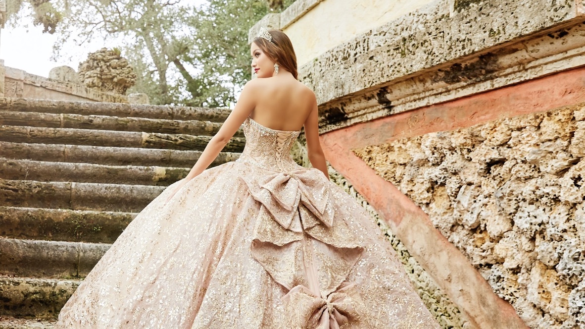 25 Stunning Quince Picture Poses for Perfect Photos