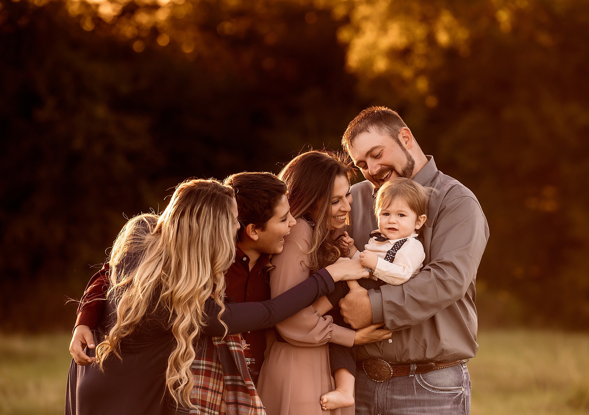 Fall Color Palette for Family Pictures: 10 Stunning Ideas