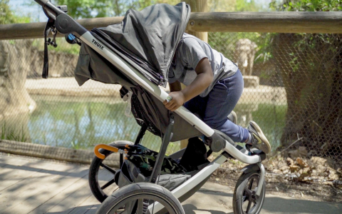 Jogger Pram Reviews: Lightweight Stroller or Twin Options?