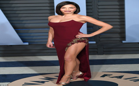 Two Piece Red Outfit: Stunning Styles to Turn Heads