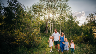 Stylish Family Photo Outfit Ideas Spring for Your Family