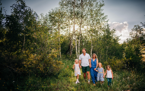 Stylish Family Photo Outfit Ideas Spring for Your Family