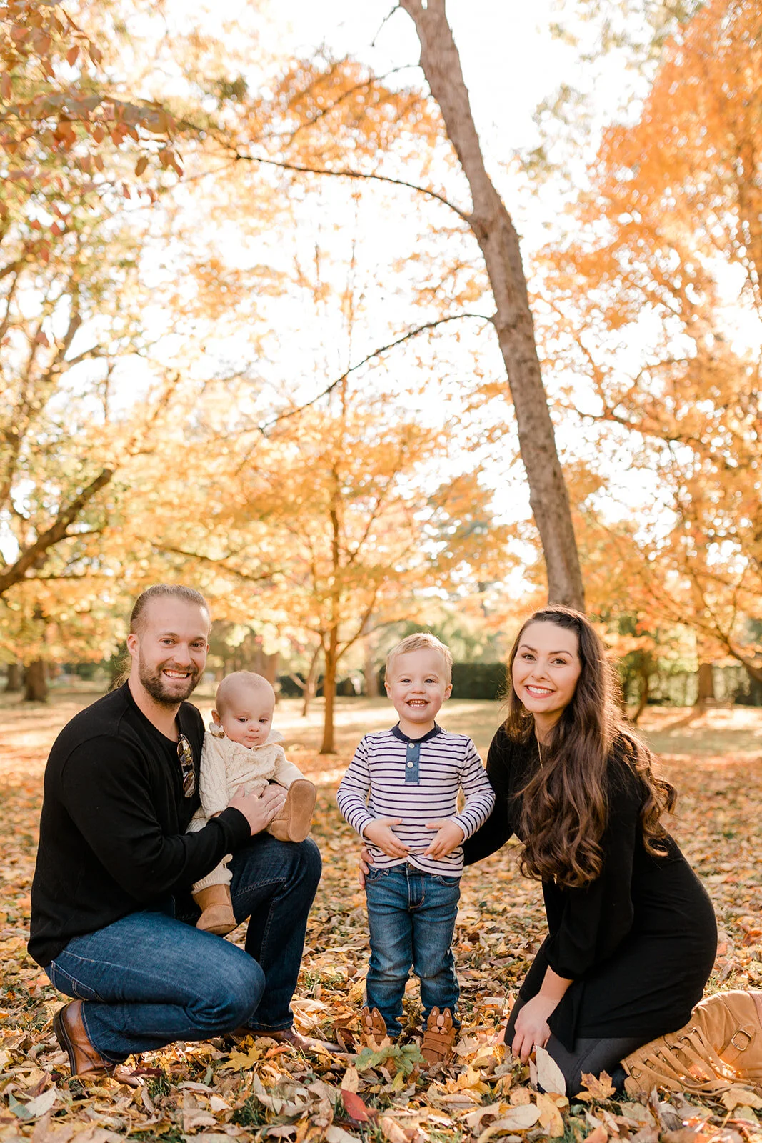 Fall Family Photos Black Outfits: Stunning Ideas & Inspiration