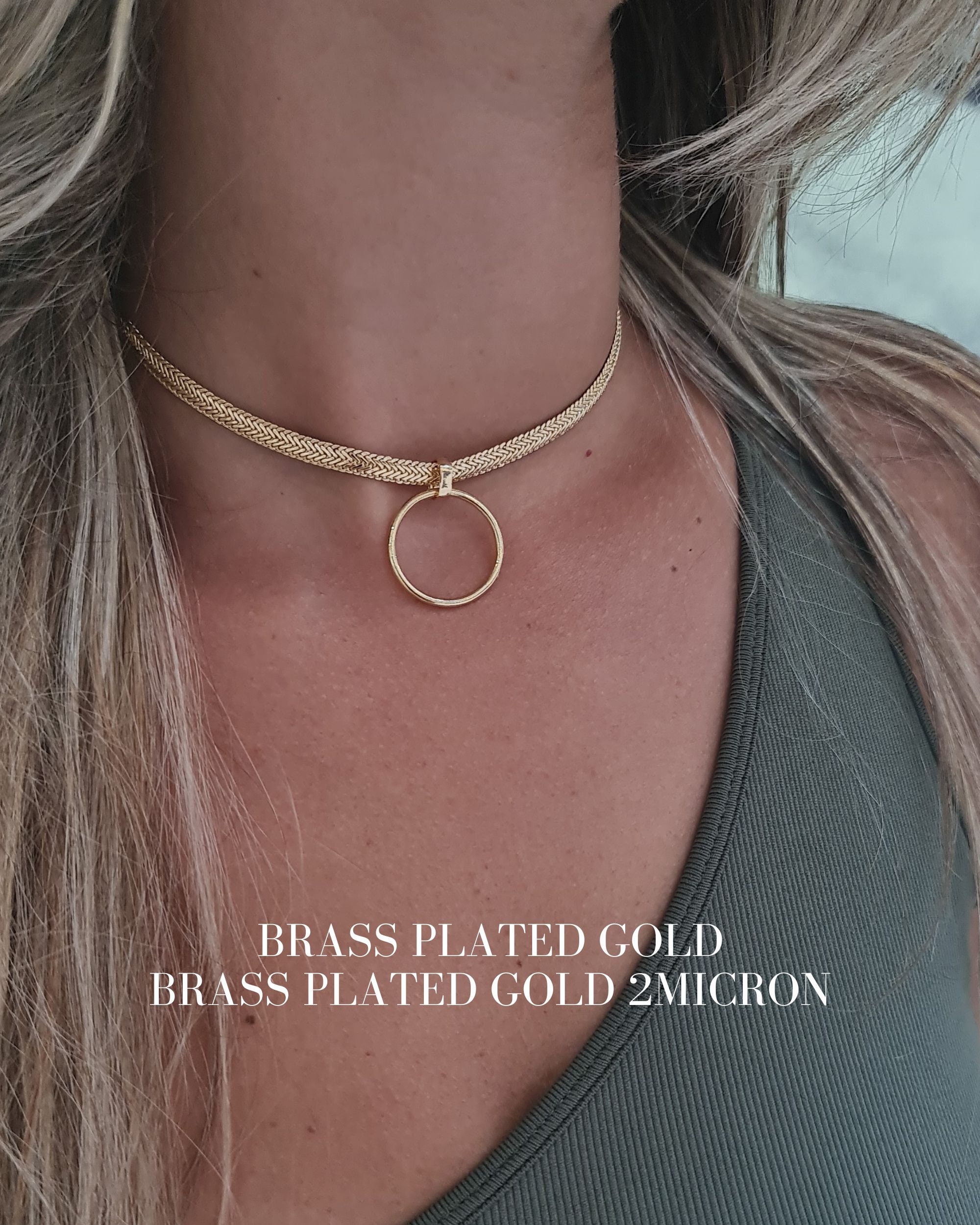 Perfect Elegant Day Collars: Discreet & Sophisticated